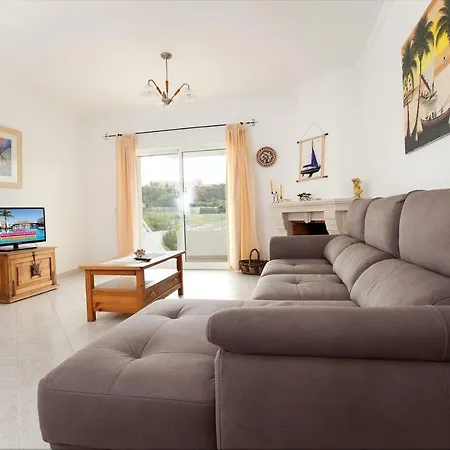 Os A Ramos Na Da Gale Estao Inserido Em Com Piscina, Fica Apenas A 350 Metros Da Da Gale - Com Ar Condicionado Tanto Nos Quartos Na Sala, Smart Tv Com Prime Video E Cozinha Completa