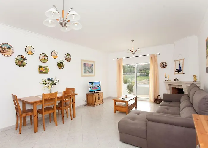 Os A Ramos Na Da Gale Estao Inserido Em Com Piscina, Fica Apenas A 350 Metros Da Da Gale - Com Ar Condicionado Tanto Nos Quartos Na Sala, Smart Tv Com Prime Video E Cozinha Completa Apartmán Albufeira