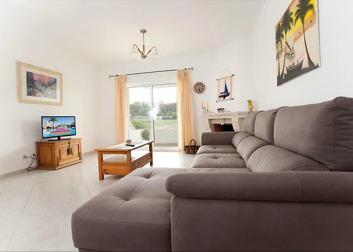 Os A Ramos Na Da Gale Estao Inserido Em Com Piscina, Fica Apenas A 350 Metros Da Da Gale - Com Ar Condicionado Tanto Nos Quartos Na Sala, Smart Tv Com Prime Video E Cozinha Completa