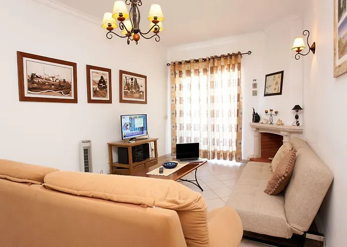 Apartmán Os A Ramos Na Da Gale Estao Inserido Em Com Piscina, Fica Apenas A 350 Metros Da Da Gale - Com Ar Condicionado Tanto Nos Quartos Na Sala, Smart Tv Com Prime Video E Cozinha Completa