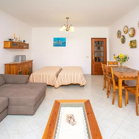 Apartamento Os A Ramos Na Da Galé Estão Inserido Em Com Piscina, Fica Apenas A 350 Metros Da Da Galé - Com Ar Condicionado Tanto Nos Quartos Na Sala, Smart Tv Com Prime Vídeo E Cozinha Completa