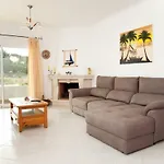 A Ramos: Beachfront With Pool And Modern Amenities *